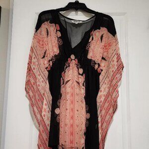TRAMP Size Medium Caftan Style Top – Like New